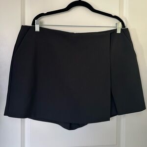 Black Skort